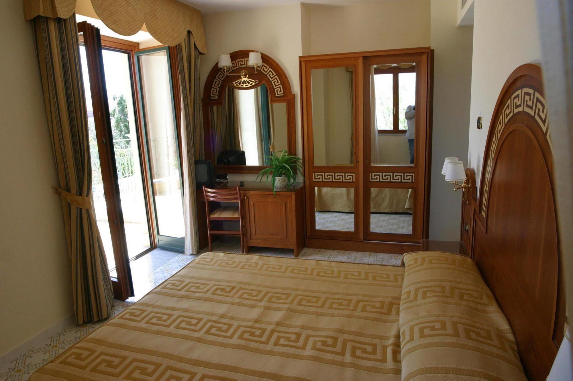 سورينتو Hotel Villa Igea المظهر الخارجي الصورة